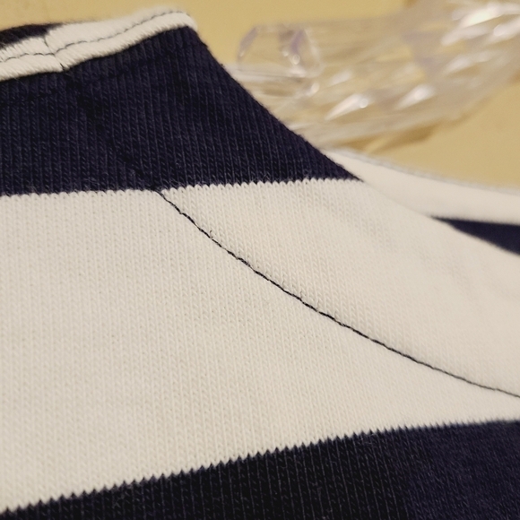 Gap | Women's Navy Striped Mariner's Cropped Tee (Size Medium) - Picture 5 of 11